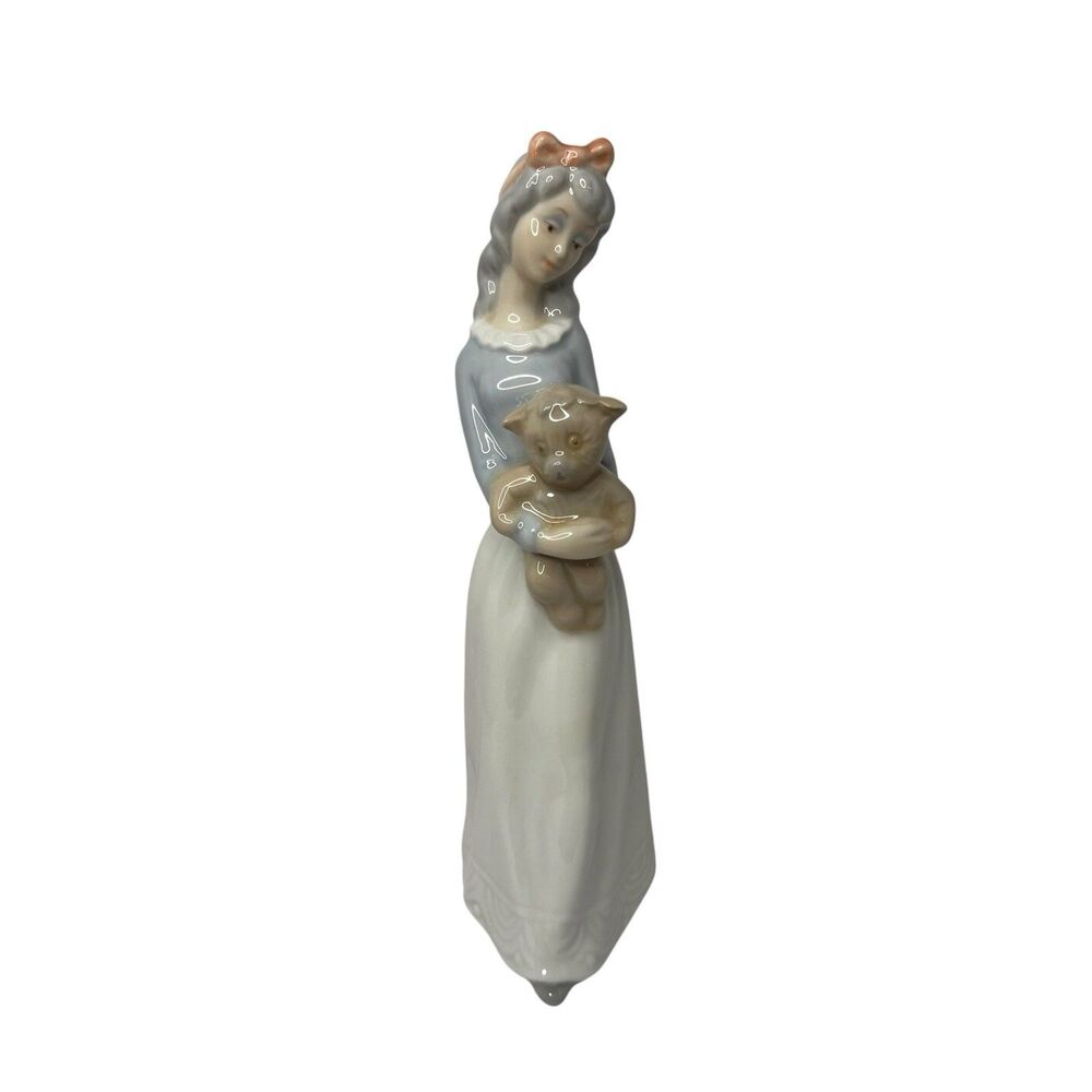 A Vintage Tengra Porcelain Piece Hand Made in Valencia Spain